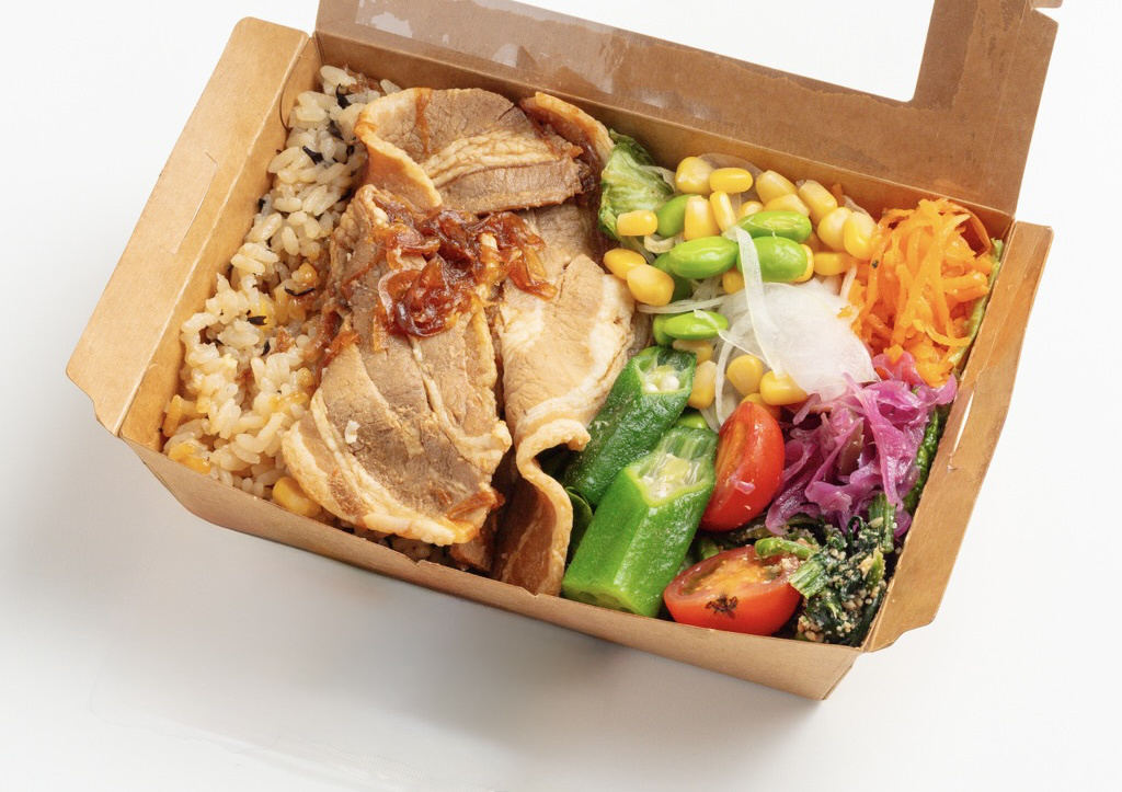 芹沢屋名物「特製炊き込みご飯とたっぷり野菜」のお弁当 豚バラすき焼き